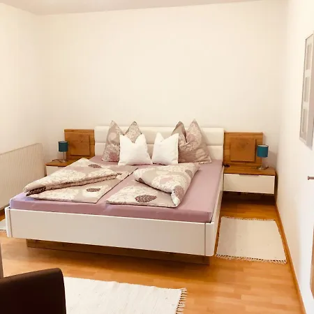 Haus Jenewein Manfred Appartamento *